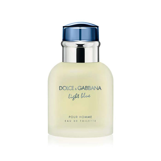 L’eau de toilette Dolce & Gabbana Light Blue è stata creata per tutti gli uomini il cui cuore rimane fedele alle tradizioni, ma che vivono saldamente ancorati nel presente. Interpreta la forza delle emozioni e dell’istinto maschile nella sua espressione più libera. un profumo profondamente attraente con accessori profumati della stessa linea flacone tradizionale dal colore elegante