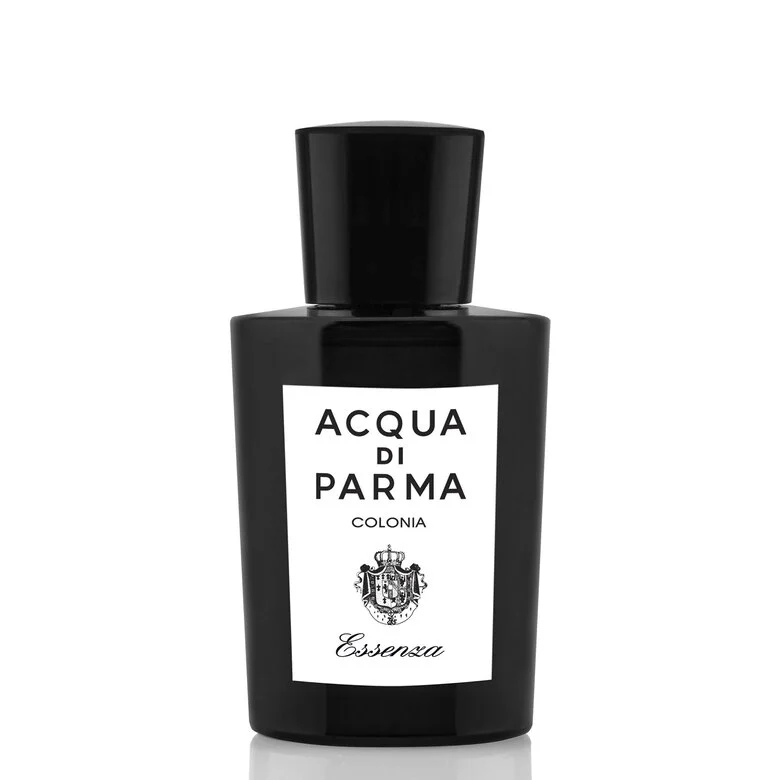 Una ricca selezione degli inconfondibili frutti d'oro di Acqua di Parma - limone, arancia e bergamotto – dona una fresca apertura a questa fragranza elettrizzante, che diventa ancora più frizzante e intensa con le note di pompelmo, mandarino e petitgrain.